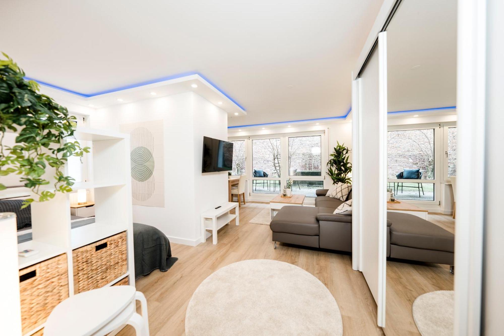 Bellabene Modernes Studio Apartment In Zentraler Lage Mit Terrasse, Parkplatz, Smarttv Pforzheim Exterior photo